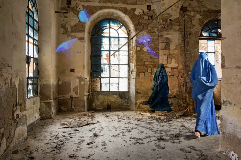 Agnese-Purgatorio-Blu-Kabul-Malinconia-dei-colori-full-HD-video-still-1200x800-1-1024x683