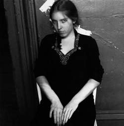 Francesca Wodman, Senza titolo, New York, 1979-1980, stampa alla gelatina d'argento 